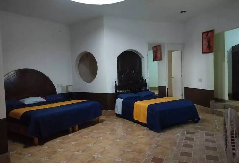 ホテル Alameda Maravatio