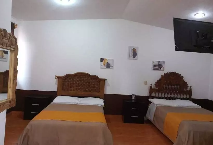 ホテル Alameda Maravatio