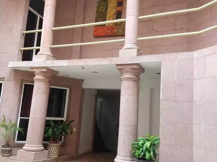 ホテル Alameda Maravatio