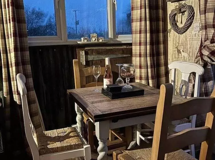 Hotelli Bridie Rose   Hot Tub Extra Charge Exotic Animals