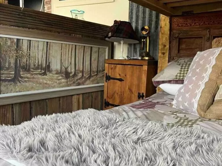 Hotelli Bridie Rose   Hot Tub Extra Charge Exotic Animals