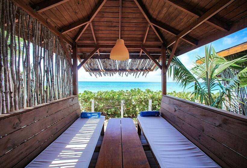 هتل Conch Beach Cabins Rumbus Beach