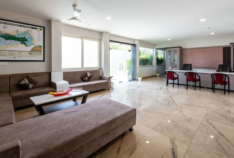 בית מלון כפרי Goldmark Resort Churna In Satpura National Park