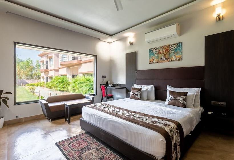 בית מלון כפרי Goldmark Resort Churna In Satpura National Park