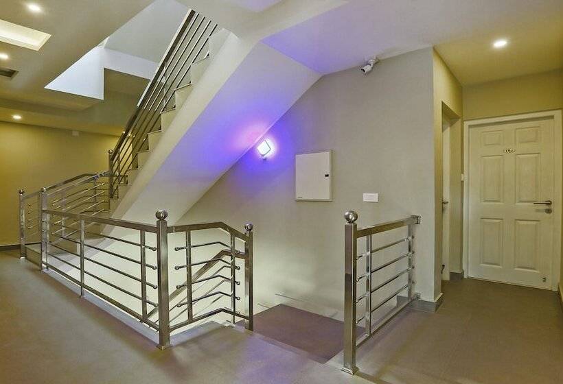 Itsy Hotels Kottaram Residency