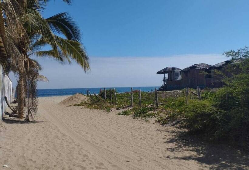 Отель Los Almendros Mancora