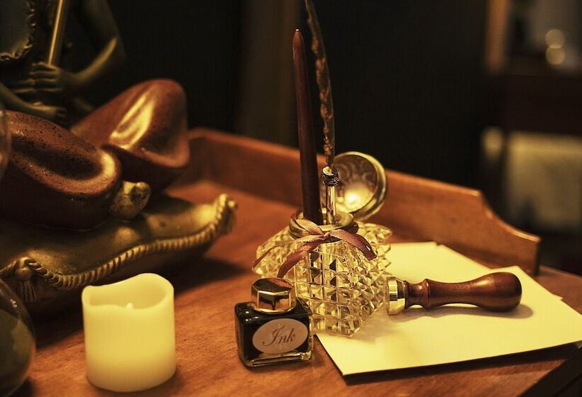 Отель Romantic Lodge On Edge Of Nature Reserve