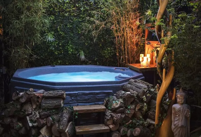 ホテル Romantic Lodge On Edge Of Nature Reserve