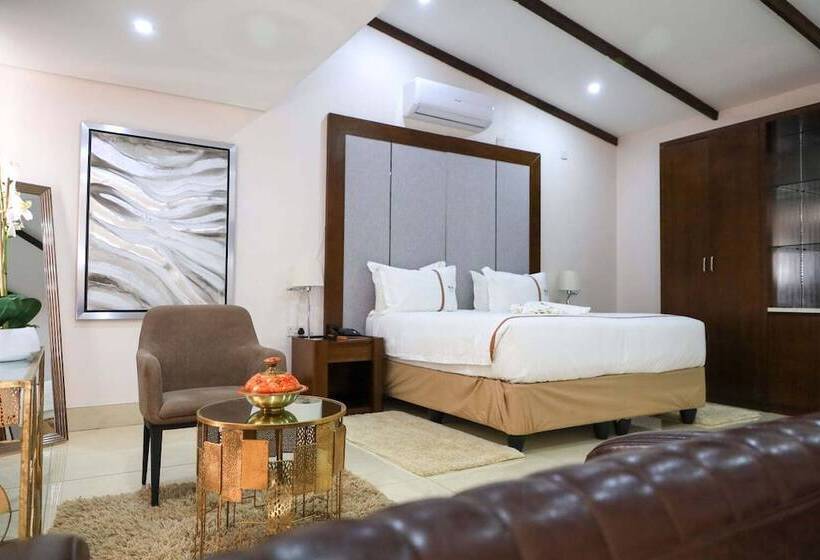 هتل The Distinction Boutique