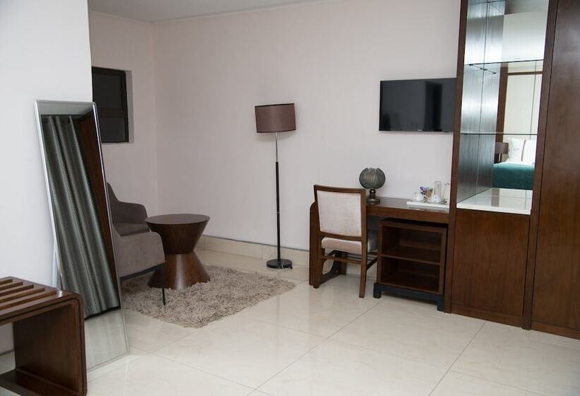 هتل The Distinction Boutique