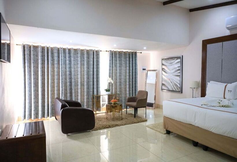 هتل The Distinction Boutique