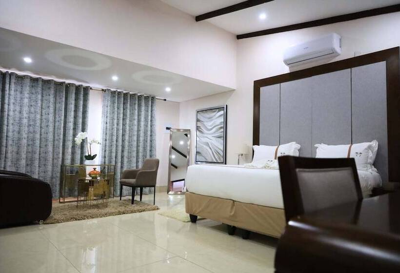 هتل The Distinction Boutique