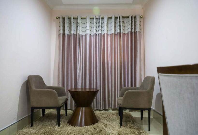 هتل The Distinction Boutique