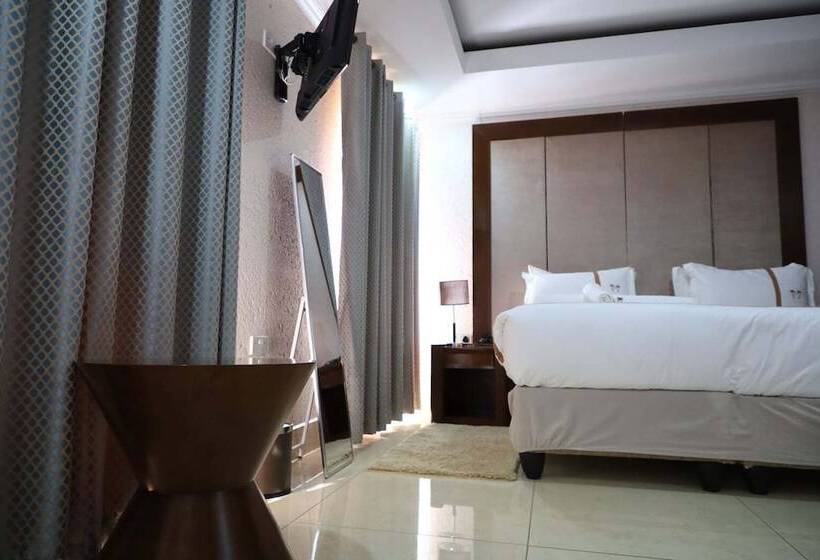 هتل The Distinction Boutique