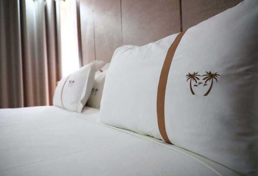 هتل The Distinction Boutique