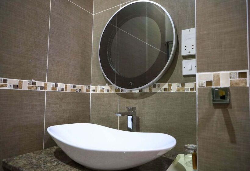 هتل The Distinction Boutique