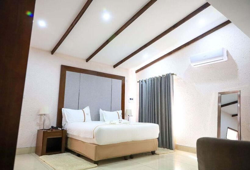 هتل The Distinction Boutique