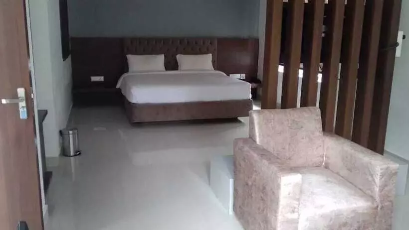 ホテル Himalayan Off Trails