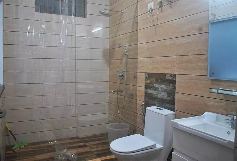 ホテル Himalayan Off Trails