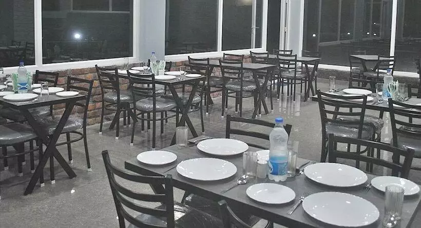 ホテル Himalayan Off Trails