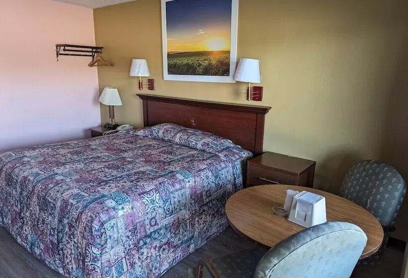 Hotelli Travelers Inn