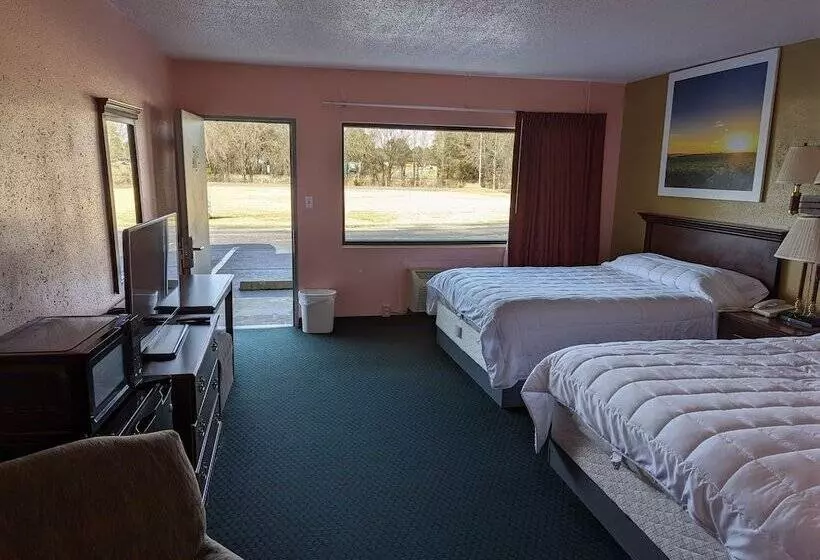 Hotelli Travelers Inn