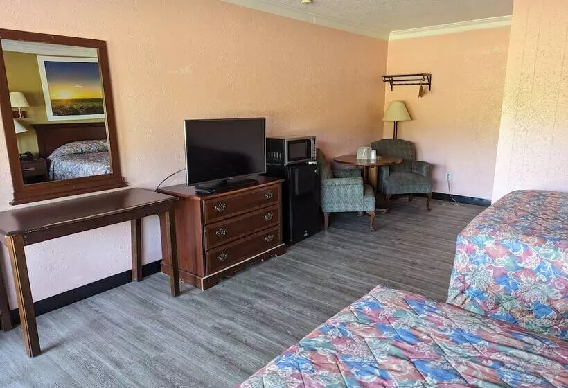 Hotelli Travelers Inn