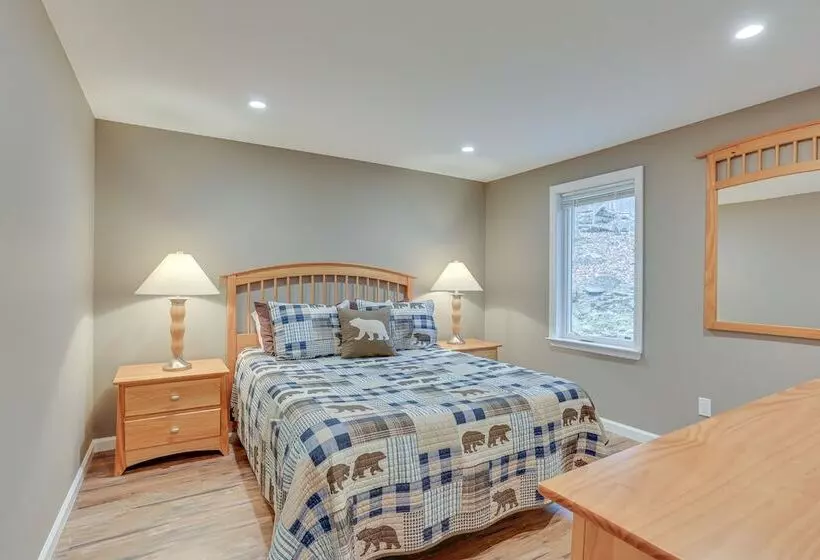 Hike, Swim & Ski: Home W/ Deck In Lackawaxen