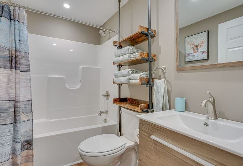 Hike, Swim & Ski: Home W/ Deck In Lackawaxen