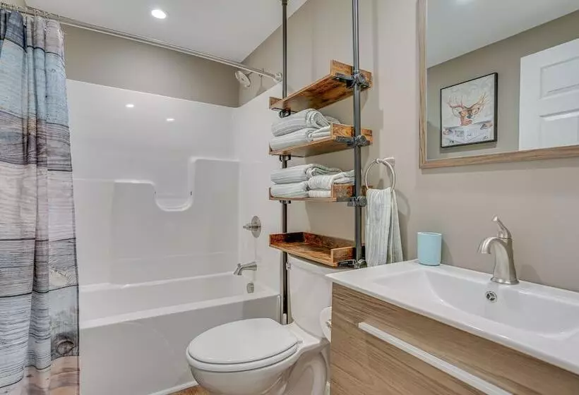 Hike, Swim & Ski: Home W/ Deck In Lackawaxen