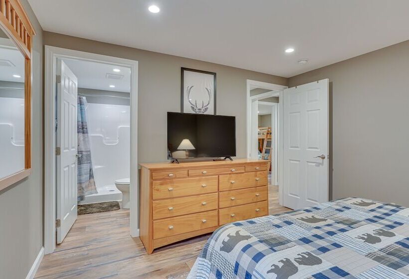 Hike, Swim & Ski: Home W/ Deck In Lackawaxen