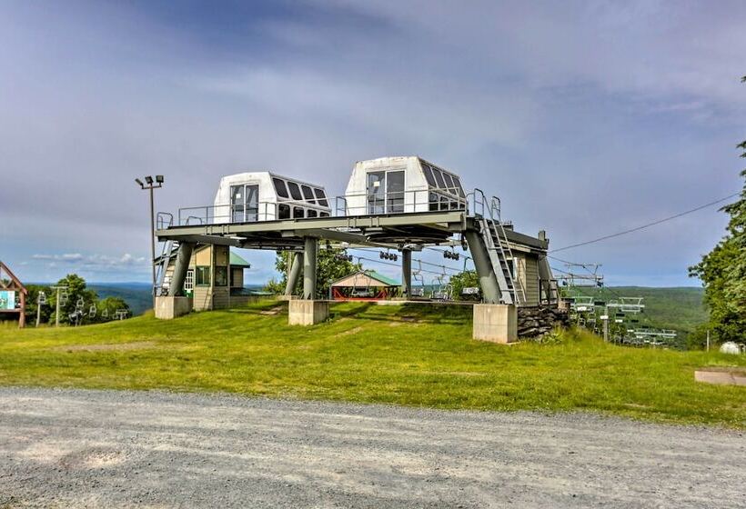 Hike, Swim & Ski: Home W/ Deck In Lackawaxen