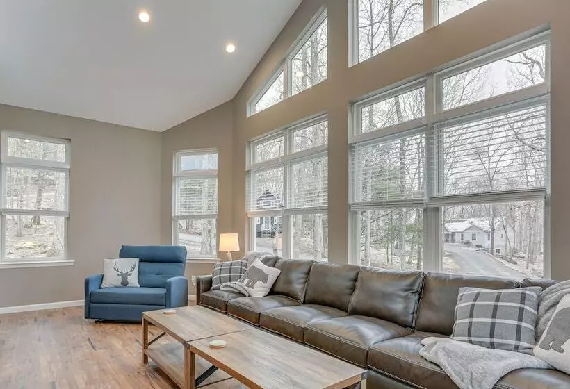 Hike, Swim & Ski: Home W/ Deck In Lackawaxen