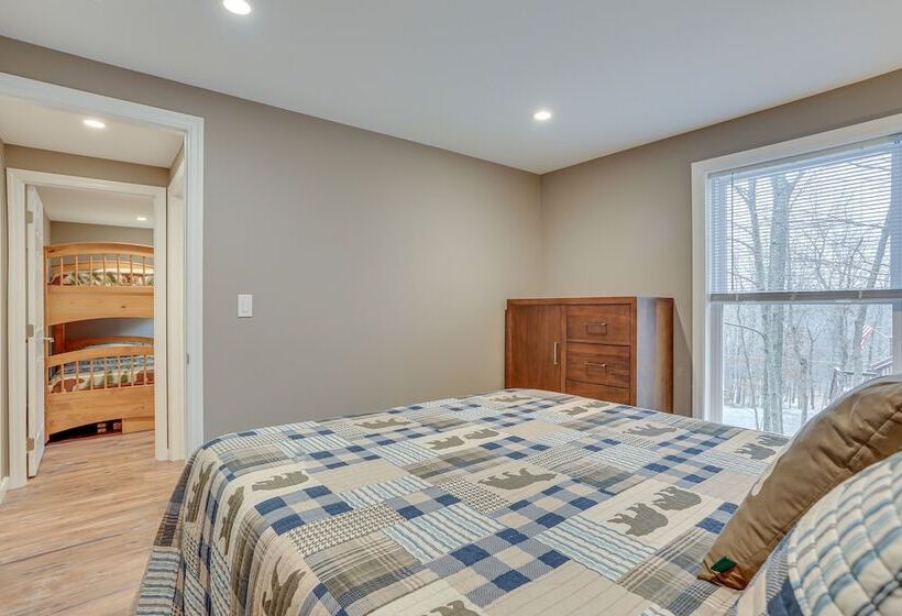 Hike, Swim & Ski: Home W/ Deck In Lackawaxen