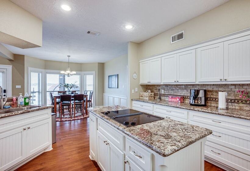 Lakefront Montgomery Home W/ Private Dock!