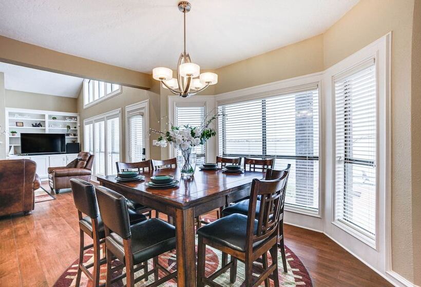 Lakefront Montgomery Home W/ Private Dock!