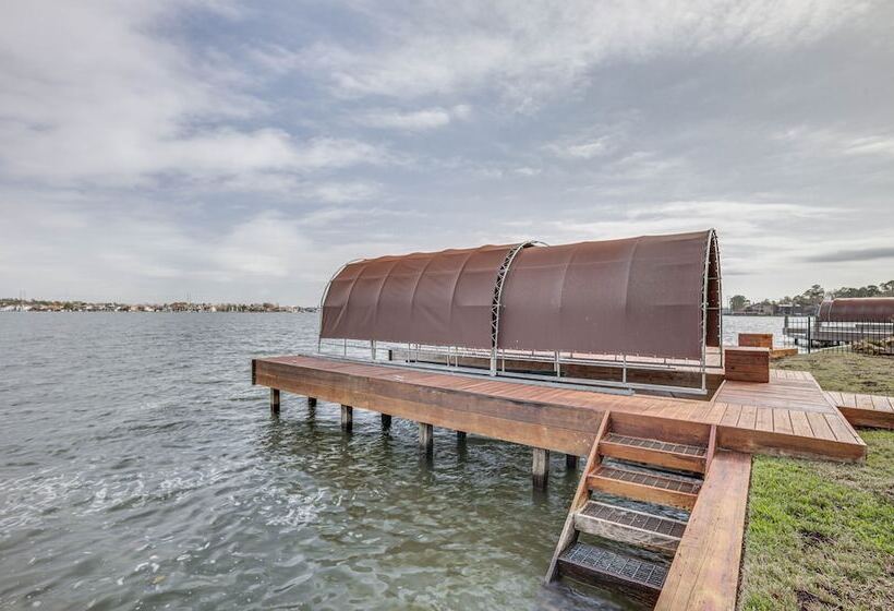 Lakefront Montgomery Home W/ Private Dock!