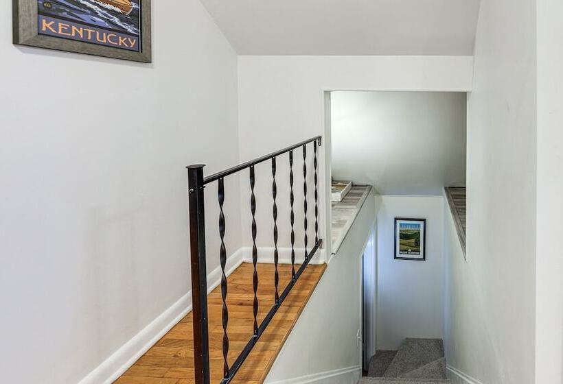 Lovely Lexington Home: 4 Mi To Downtown!