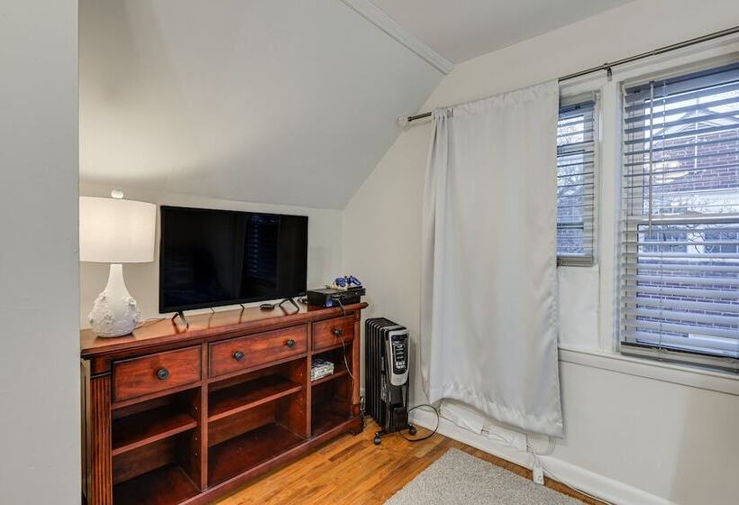 Lovely Lexington Home: 4 Mi To Downtown!