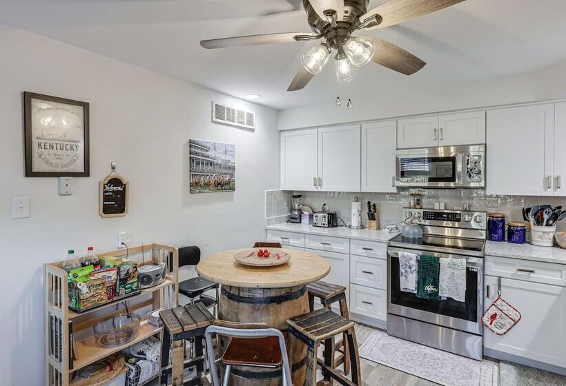 Lovely Lexington Home: 4 Mi To Downtown!