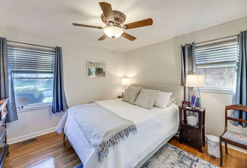 Lovely Lexington Home: 4 Mi To Downtown!