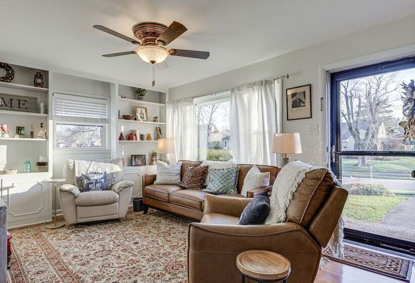 Lovely Lexington Home: 4 Mi To Downtown!