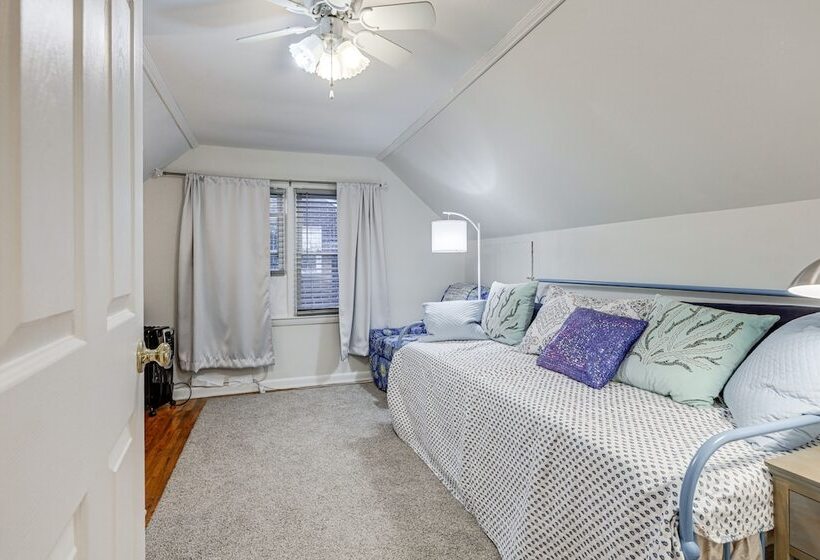 Lovely Lexington Home: 4 Mi To Downtown!