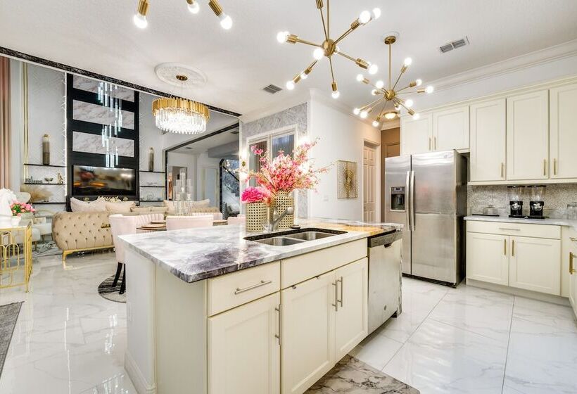 8 Mi To Disney: Home W/ Pool In Kissimmee