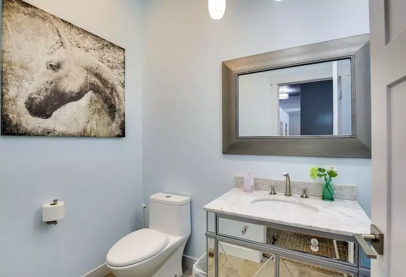 Modern Lead Cabin W/ Hot Tub, 6 Mi To Skiing!