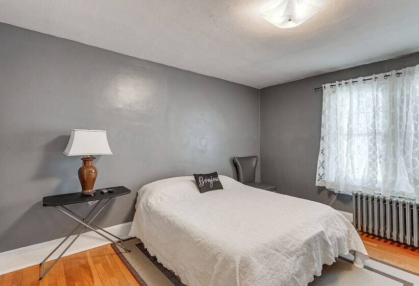 Charming Connecticut Retreat Near Museums & Hiking