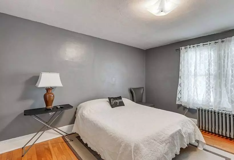 Charming Connecticut Retreat Near Museums & Hiking