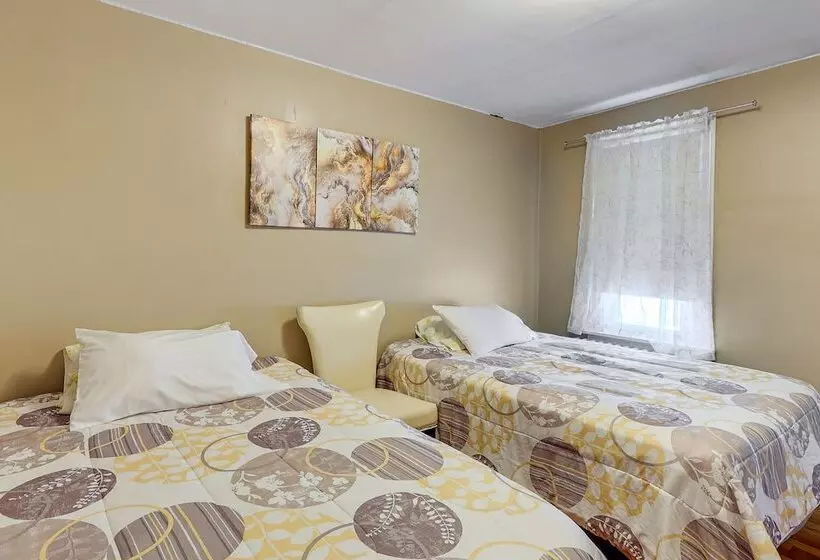 Charming Connecticut Retreat Near Museums & Hiking