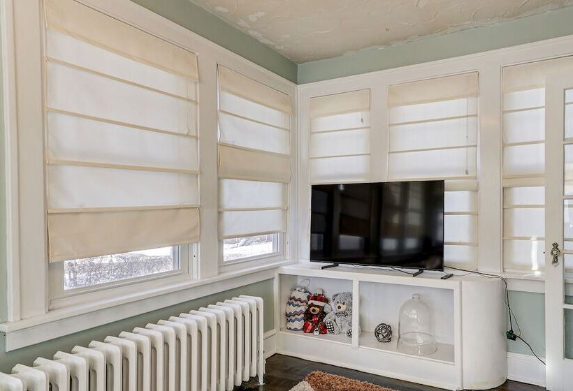 Charming Connecticut Retreat Near Museums & Hiking