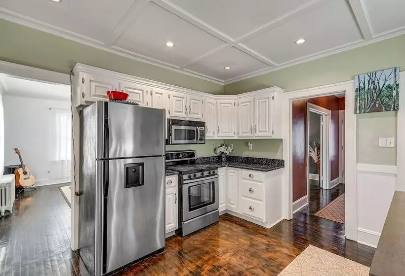 Charming Connecticut Retreat Near Museums & Hiking